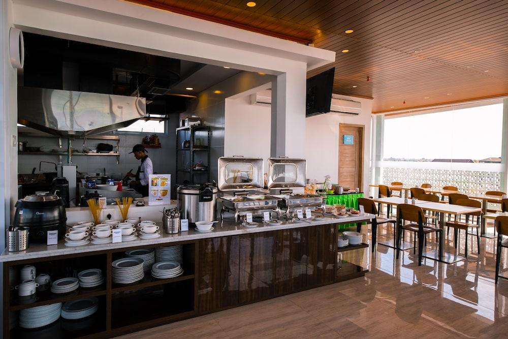 Boss Legian Hotel Powered By Archipelago ภายนอก รูปภาพ
