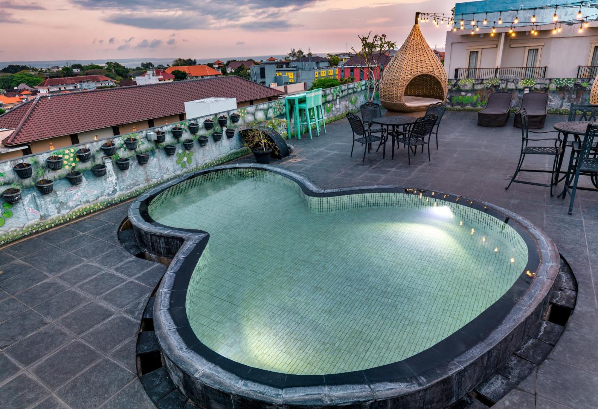 Boss Legian Hotel Powered By Archipelago ภายนอก รูปภาพ
