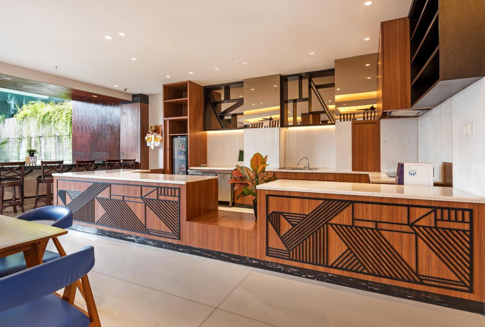Boss Legian Hotel Powered By Archipelago ภายนอก รูปภาพ