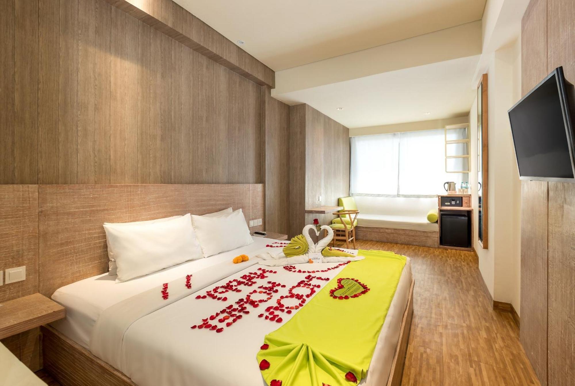 Boss Legian Hotel Powered By Archipelago ภายนอก รูปภาพ