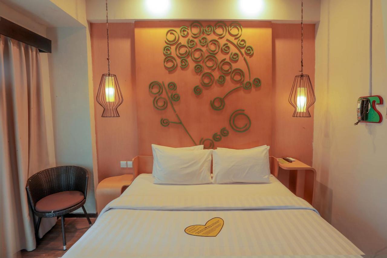 Boss Legian Hotel Powered By Archipelago ภายนอก รูปภาพ